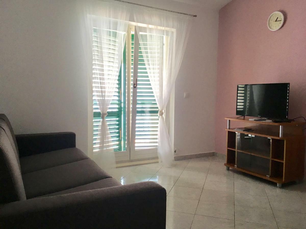 Apartments File Five พอดโกรา ภายนอก รูปภาพ