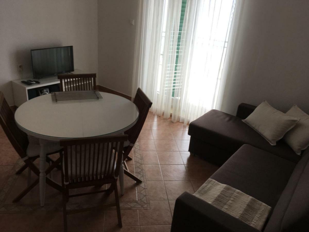 Apartments File Five พอดโกรา ภายนอก รูปภาพ