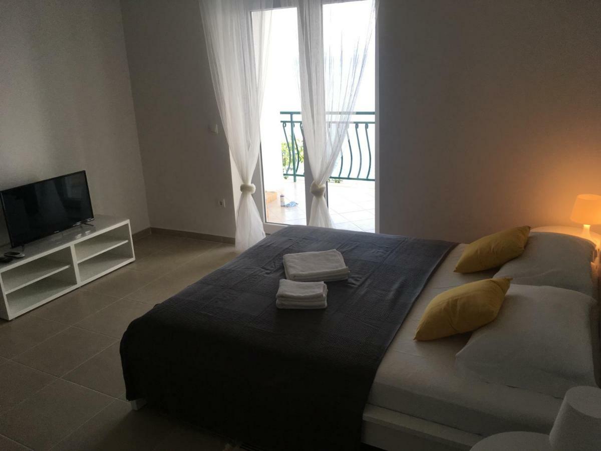 Apartments File Five พอดโกรา ภายนอก รูปภาพ
