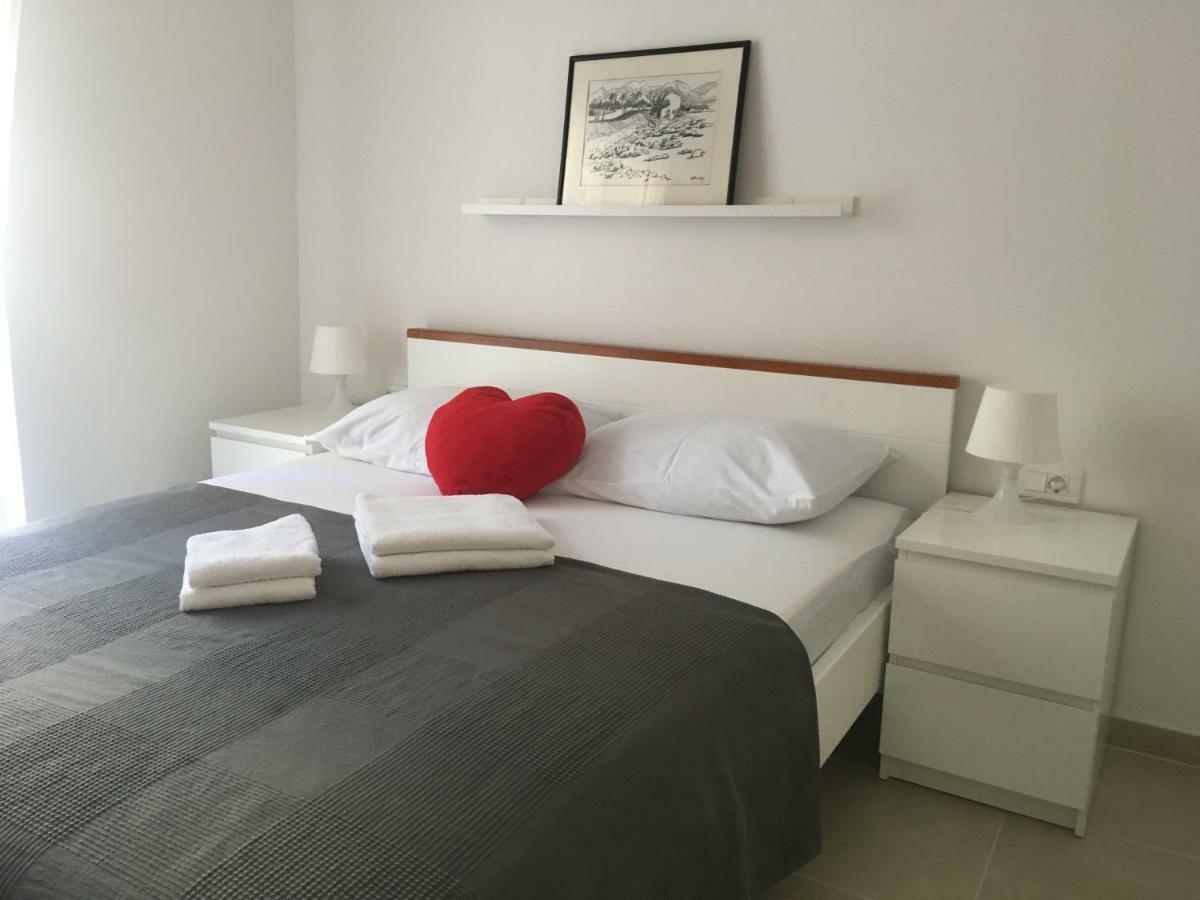 Apartments File Five พอดโกรา ภายนอก รูปภาพ